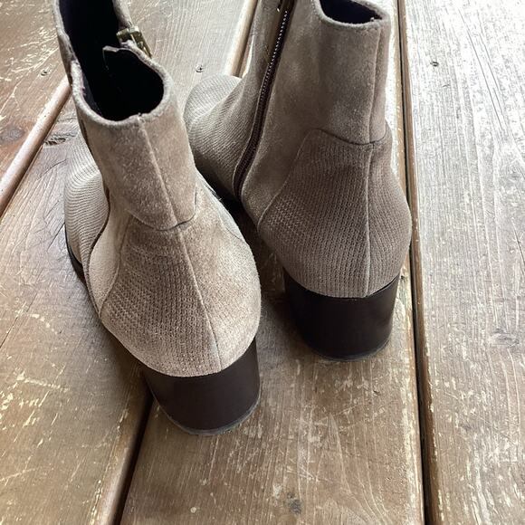 Aquatalia Grey Suede Waterproof Heel Ankle Boots 9.5 - Picture 6 of 7